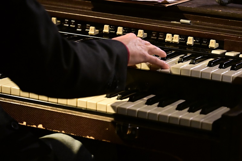 John Hondorp an der Hammondorgel mit City Nights im Jazzpodium De Tor
