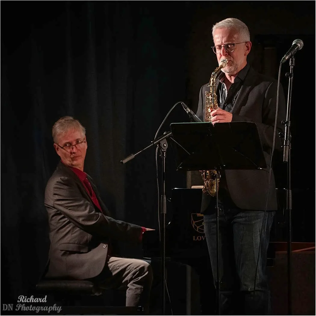 Ulli Jünemann am Altsaxophon mit Pianist – Konzert im USA Jazzclub Antwerp