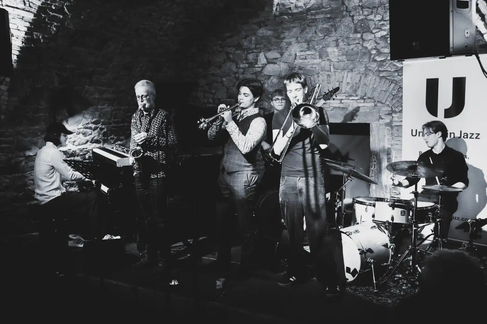 Ulli Jünemann am Altsaxophon als Gast der polnischen Jazzband Rebirth im Schlosskeller Darmstadt